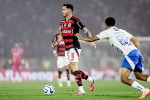 Bola de Cristal: empate entre Flamengo e Cruzeiro deixa disputa por título ainda mais acirrada