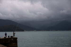 T7News | Marinha emite alerta para ventos de até 60 km/h no Litoral Norte de São Paulo