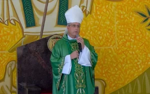 Bispo faz ato de desagravo por imagem de santo Antônio na Marcha da Maconha no Litoral Norte de SP