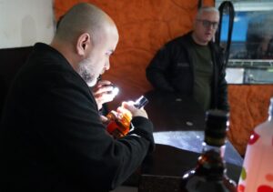 Atibaia intensifica combate à venda de bebidas falsificadas desde janeiro