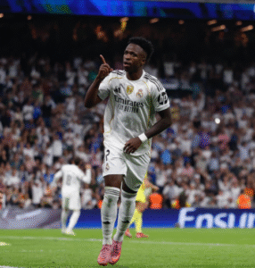 Vini Jr. marca 2 vezes na vitória do Real Madrid sobre o Villarreal no Espanhol