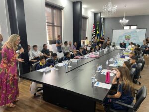 Prefeitura empossa Governo Mirim e promove vivências administrativas com alunos