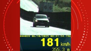 Carro é flagrado a 181 km/h na rodovia Presidente Dutra, em Cachoeira Paulista, SP