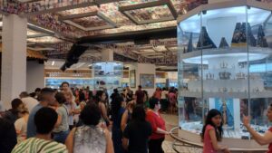 Saiba como é a Sala das Promessas, espaço na Basílica de Aparecida que reúne milhares de objetos tidos como 'provas de fé' dos devotos na Padroeira