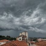 Vale e região devem ter chuva forte e persistente no fim de semana; confira a previsão