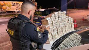 Motorista é preso com 110 tabletes de cocaína na Dutra, em Caçapava