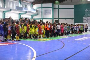 214 crianças se reúnem em Valença pela confraternização final do Festival Dente de Leite de Futsal; veja fotos