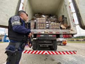 Quadrilha é flagrada em galpão de Jacareí com carga de 15 toneladas de carne roubada