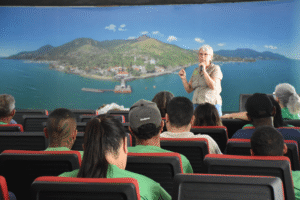 Prefeitura de Ilhabela realiza capacitação de funcionários da limpeza urbana para áreas de…