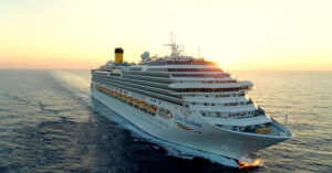 Navio Costa Favolosa traz 3,8 mil turistas para Ilhabela e inicia temporada de cruzeiros