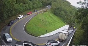 Motoristas enfrentam trânsito intensa para chegar ao litoral norte