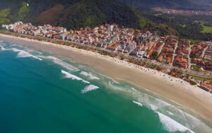 Cidades do Litoral Norte despencam em ranking do turismo estadual