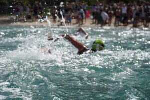 Travessia a nado de Caraguá a Ilhabela: 24 km de resistência!