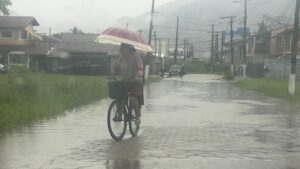Ubatuba acumula 180mm e enfrenta alagamentos