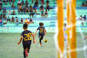 Festival de Futebol de Base de Ilhabela reúne mais de 300 crianças no PEII Barra Velha