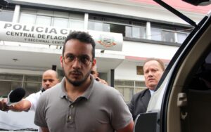 Tremembé: Justiça nega retirada de tornozeleira eletrônica de Gil Rugai, condenado por matar pai e madrasta