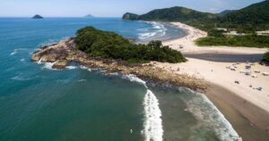 Praia do litoral norte de SP vira tendência para 2026