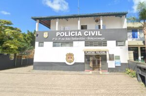 Homem é morto a facadas por ex-companheira em São Sebastião, SP