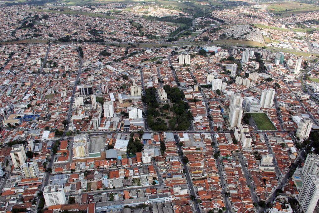 Votações dos projetos da taxa de lixo e aumento no IPTU são adiadas em Taubaté