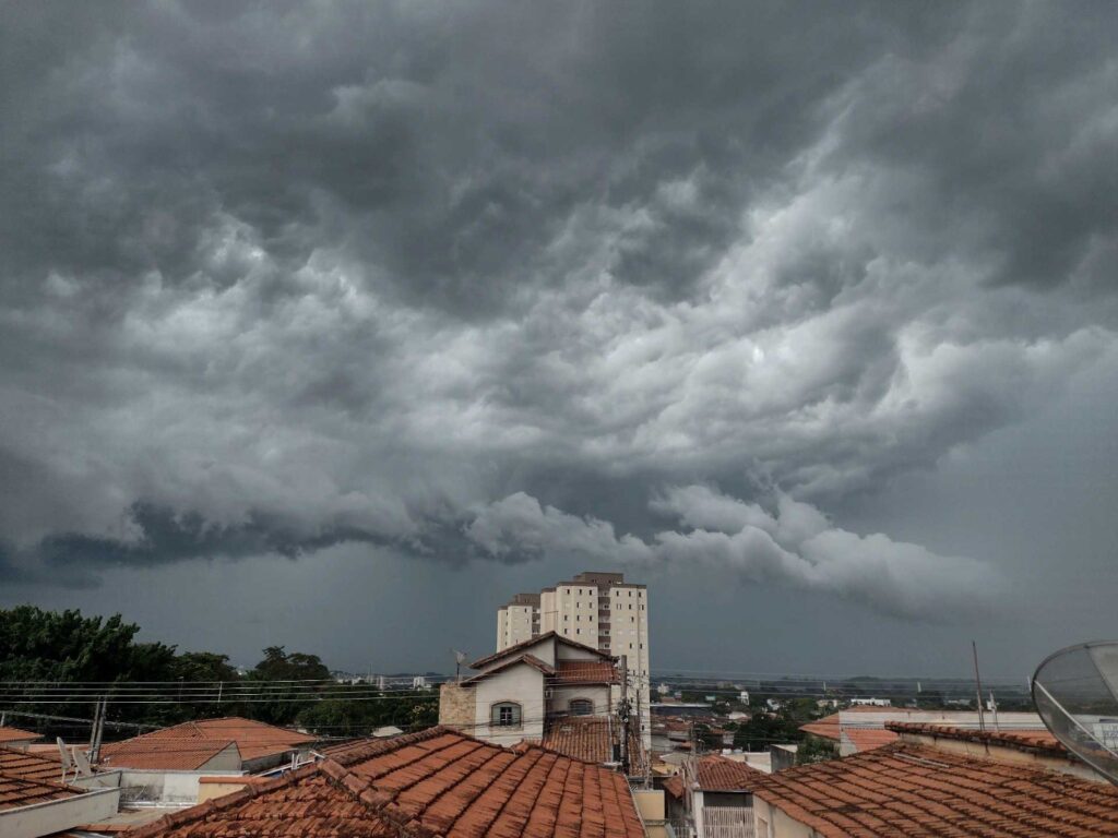 Inmet emite alerta para o risco de tempestades em todas as cidades do Vale do Paraíba e região
