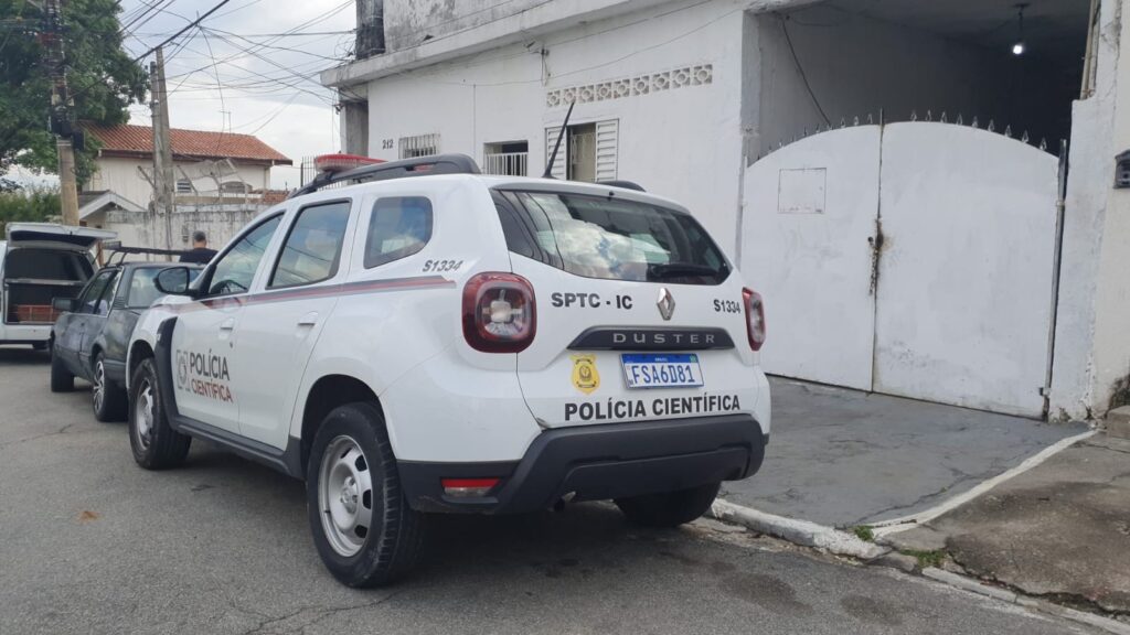 Suspeito de matar mulher a tiros e balear homem é preso em São José dos Campos