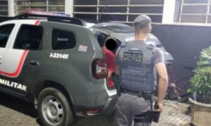 Regional: PM prende sete por crimes tráfico, violência doméstica, roubo e furto em Ubatuba; criminoso é baleado após tentar tirar arma de policial