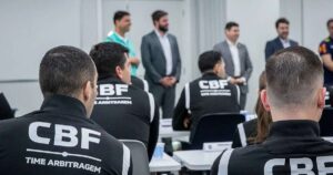 Árbitro importante do futebol brasileiro anuncia data de aposentadoria