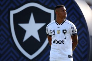 Esporte: Ameaça de rescisão de Danilo acelerou pagamentos no Botafogo
