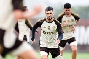 Esporte: Com Jorginho e Arrascaeta de volta, Flamengo divulga lista de relacionados para estreia no Brasileirão