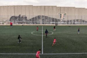 ‘Israel’ quer demolir campo de futebol na Cisjordânia