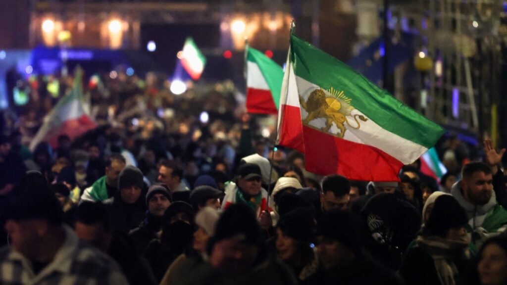 Ditadura do Irã mata 3 jogadores de futebol em meio a protestos