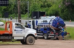 Regional: Crime Ambiental: Caminhão limpa fossa descarta esgoto na margem do Rio Tabatinga
