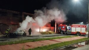 Regional: Incêndio em veículo mobiliza Bombeiros em Caraguatatuba