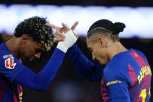 Esporte: Rato corre no gramado do Camp Nou antes de Barcelona e Copenhagen pela Champions