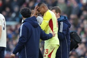 Esporte: Goleiro John, ex-Botafogo, passa por tratamento em três turnos de olho na Copa do Mundo
