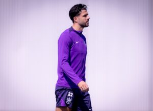 Esporte: Corinthians oficializa rescisão com Héctor Hernández e projeta economia milionária