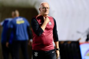 Esporte: Dorival vê influência de árbitro em empate do Corinthians