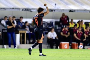 Esporte: Atuações do Corinthians: Yuri Alberto se redime, e Hugo Souza falha