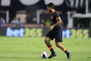 Esporte: Matheus Bidu vê interferência da arbitragem em empate do Corinthians