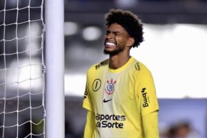 Esporte: Hugo Souza, do Corinthians, admite falha em gol do Santos