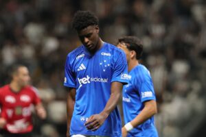 Esporte: Análise: Cruzeiro oscila em primeiro grande desafio e deixa a desejar