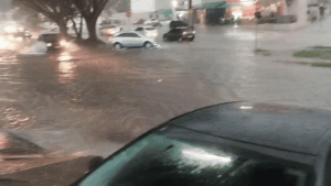 Vídeo: chuva provoca alagamentos e queda de energia em São José dos Campos