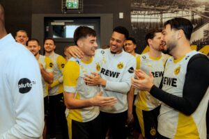 Esporte: Chelsea ativa cláusula após "empréstimo relâmpago", e zagueiro chora ao deixar o Borussia Dortmund