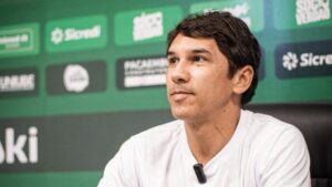 Esporte: Lembra-dele? Ex-Botafogo vai assumir terceiro time em menos de 40 dias