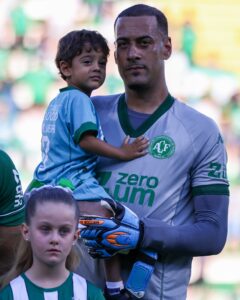 Esporte: Léo Vieira será titular contra o Santos e projeta: "Não podemos errar"