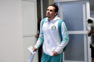 Esporte: Veiga: Palmeiras aguarda propostas do exterior