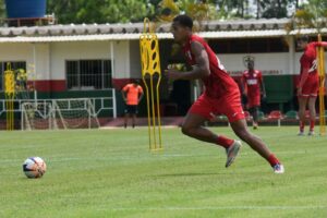 Esporte: Portuguesa integra o zagueiro Wellington ao profissional