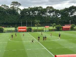 Esporte: Treino do São Paulo: Alisson volta, e Calleri e Danielzinho ficam na parte interna