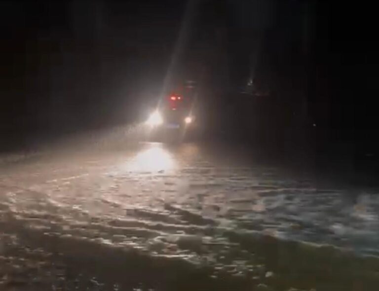 Chuvas fortes suspendem aulas em Ubatuba