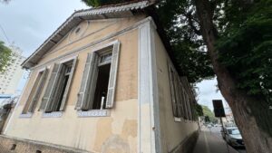 Imóvel tombado no Centro de São José dos Campos vai passar por restauração depois de 30 anos fechado